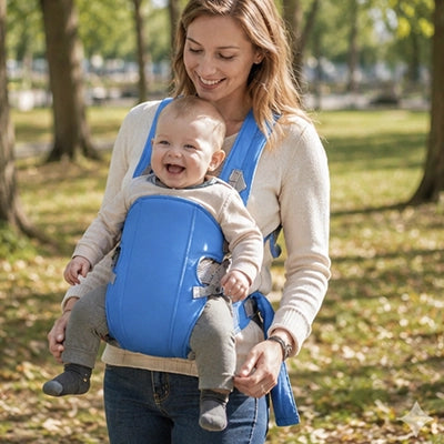 Porte-bébé - quotidien bleu clair utilisé  par maman pendant une balade
